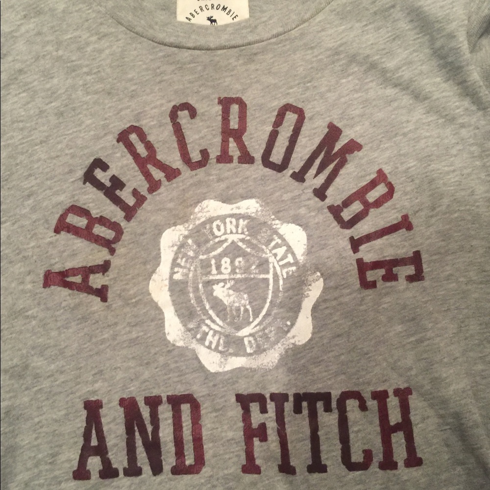 Woman’s Abercrombie shirt 💥